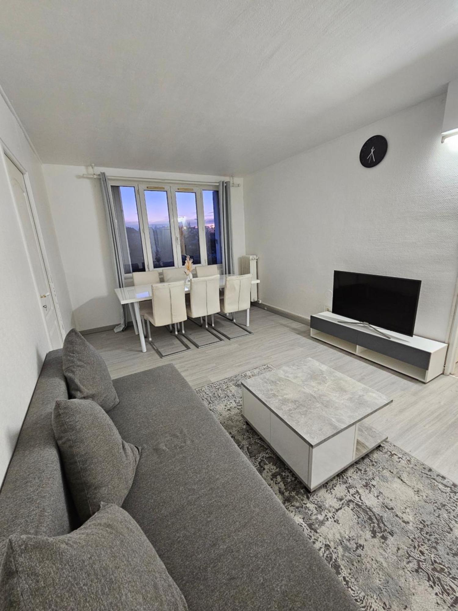 Bel Appartement A Шоази-льо-Роа Екстериор снимка