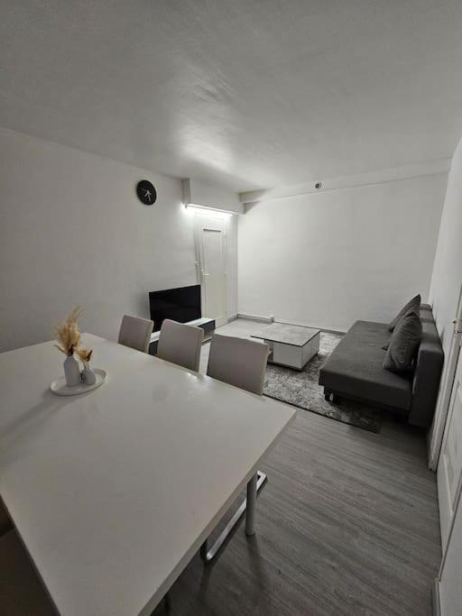 Bel Appartement A Шоази-льо-Роа Екстериор снимка