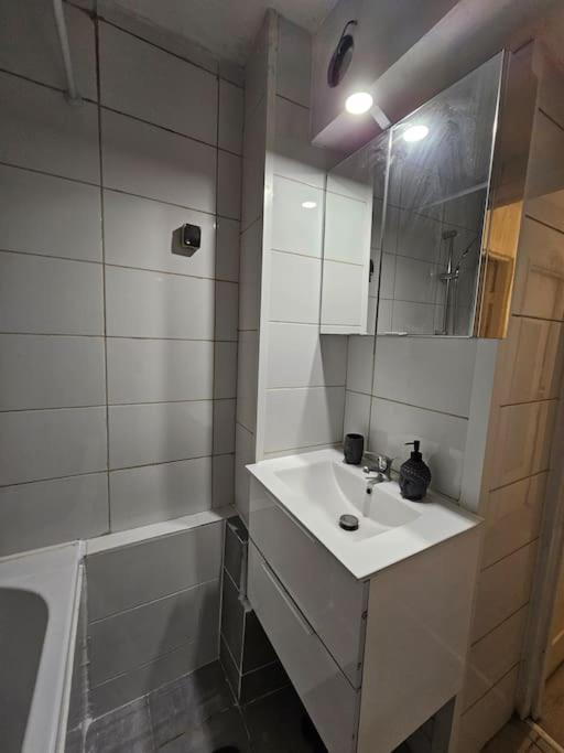 Bel Appartement A Шоази-льо-Роа Екстериор снимка